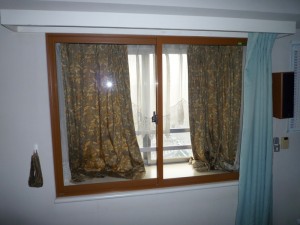 P1010263 出窓に内窓