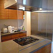 施工例0188-オープンキッチンにガラス間仕切り取付
